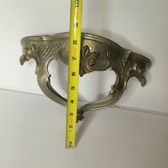 Pair of Vintage Florentine molded gilt resin wall shelves - Picture 10 of 10